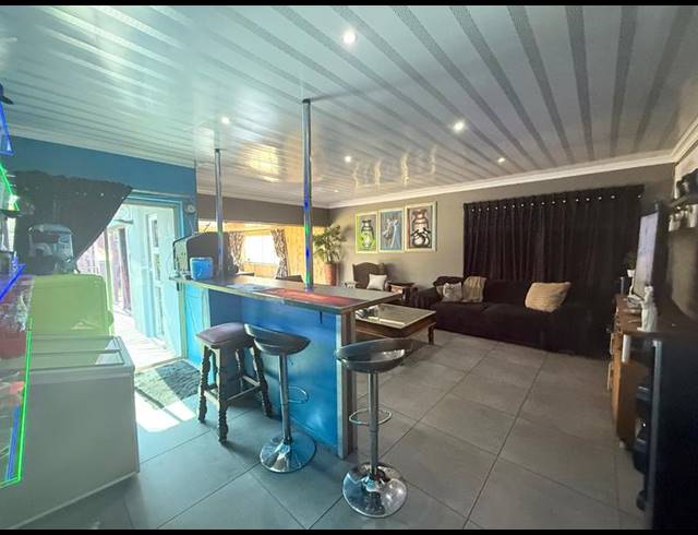 2 BEDROOM HOUSE FOR SALE IN VANDERBIJLPARK CW 5